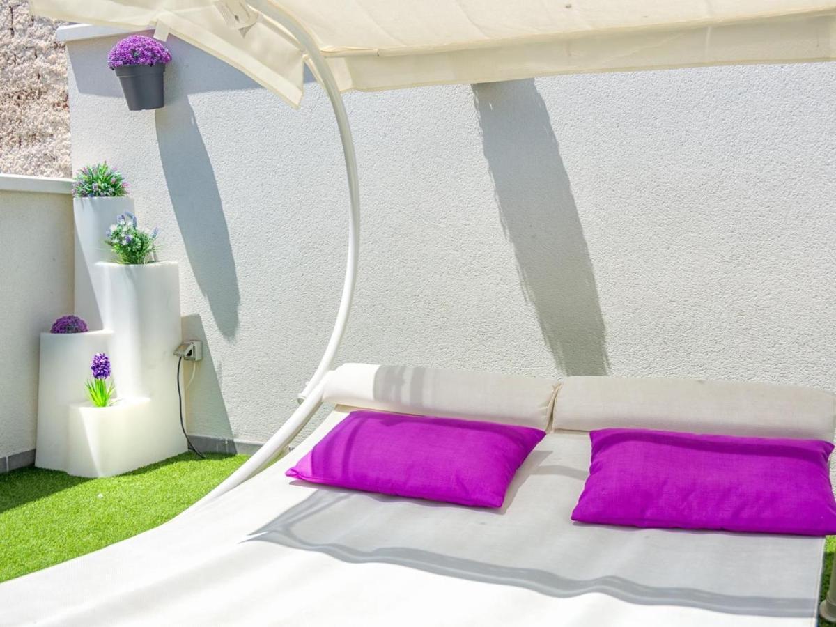 Atico Terraza Privada Piscina Centro Ac Nuevo 1hab Apartament